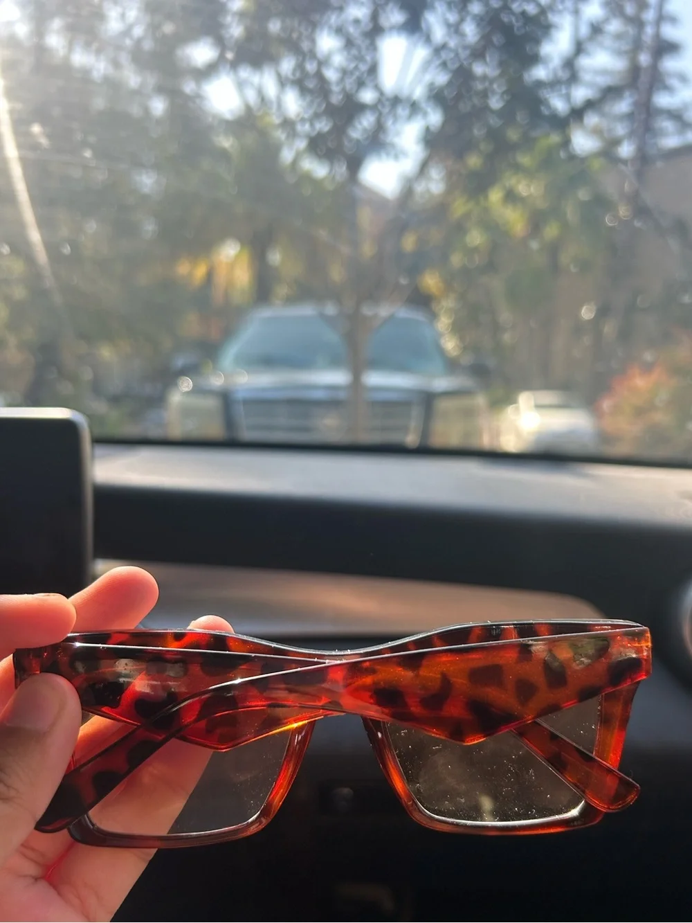 Brandy Melville bold square